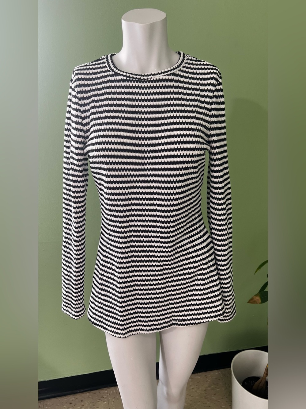 SHEIN Black and White Striped Long Sleeve Knit Top